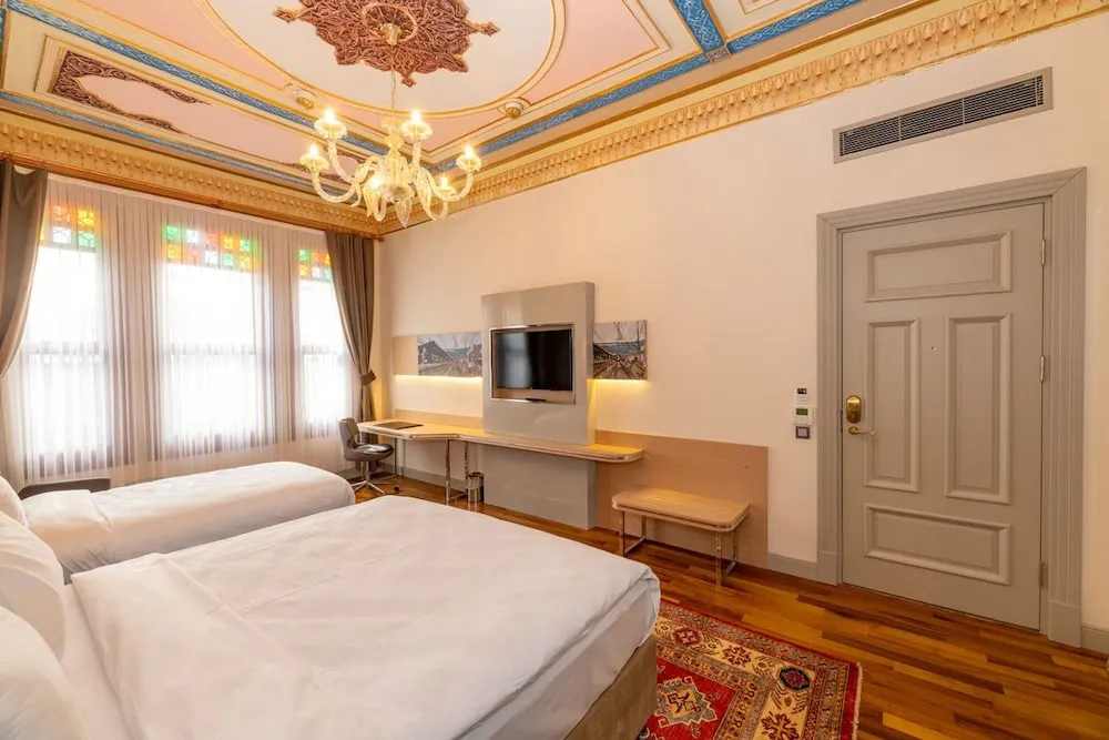 Deluxe Üç Kişilik Oda