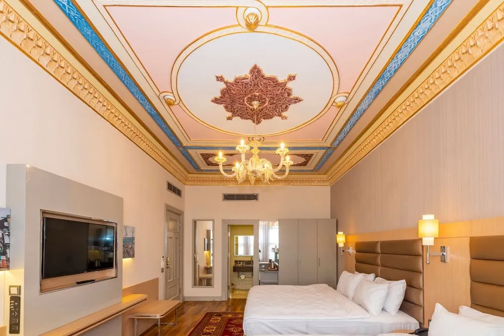 Deluxe Üç Kişilik Oda