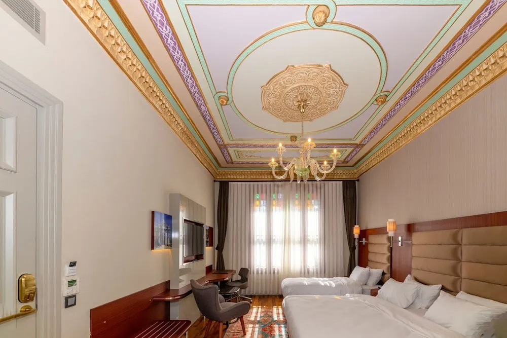 Deluxe Üç Kişilik Oda