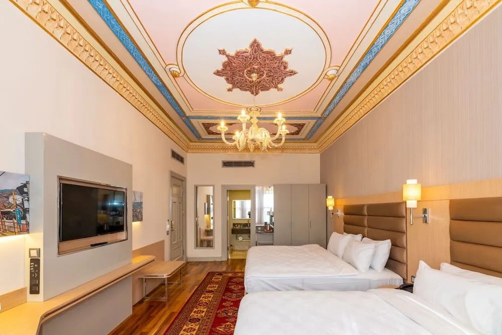 Deluxe Üç Kişilik Oda