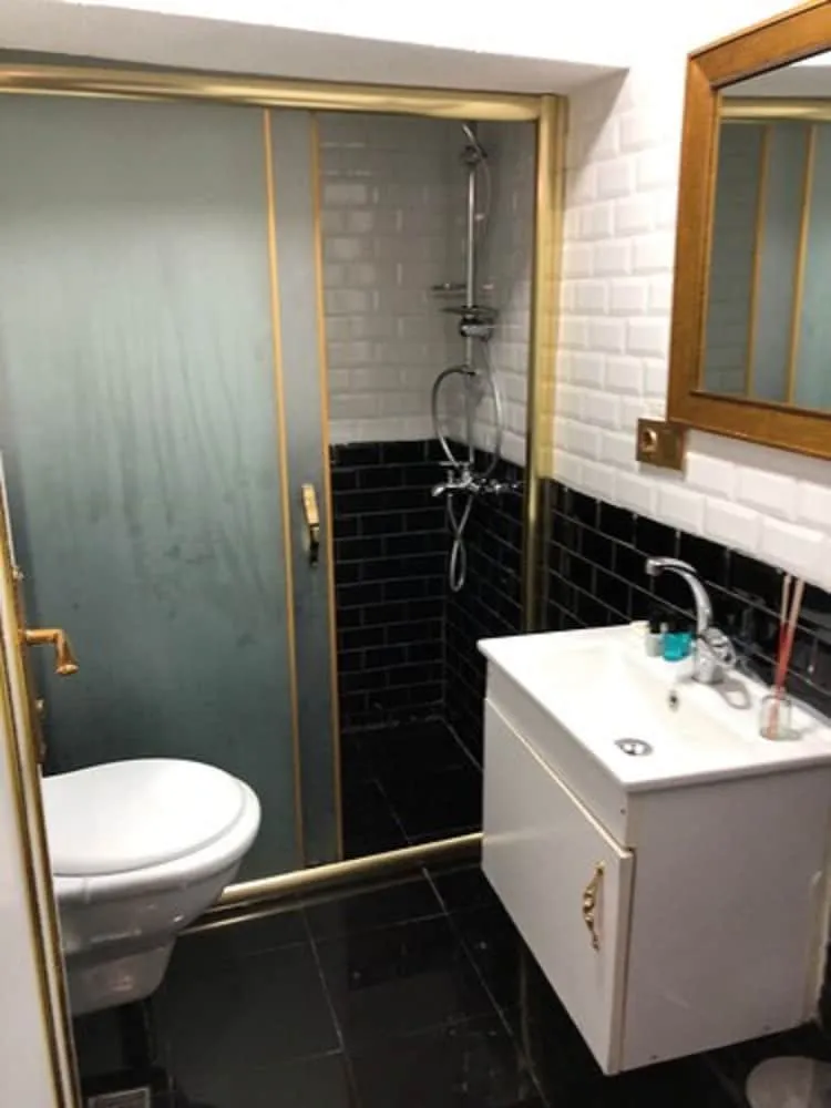 Economy Double Room, No Windows, Basement Floor