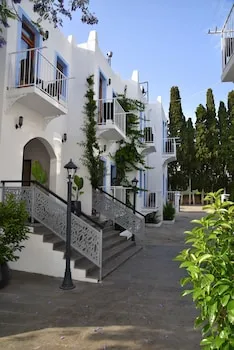 Manuela Hotel