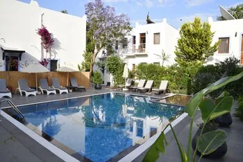 Manuela Hotel