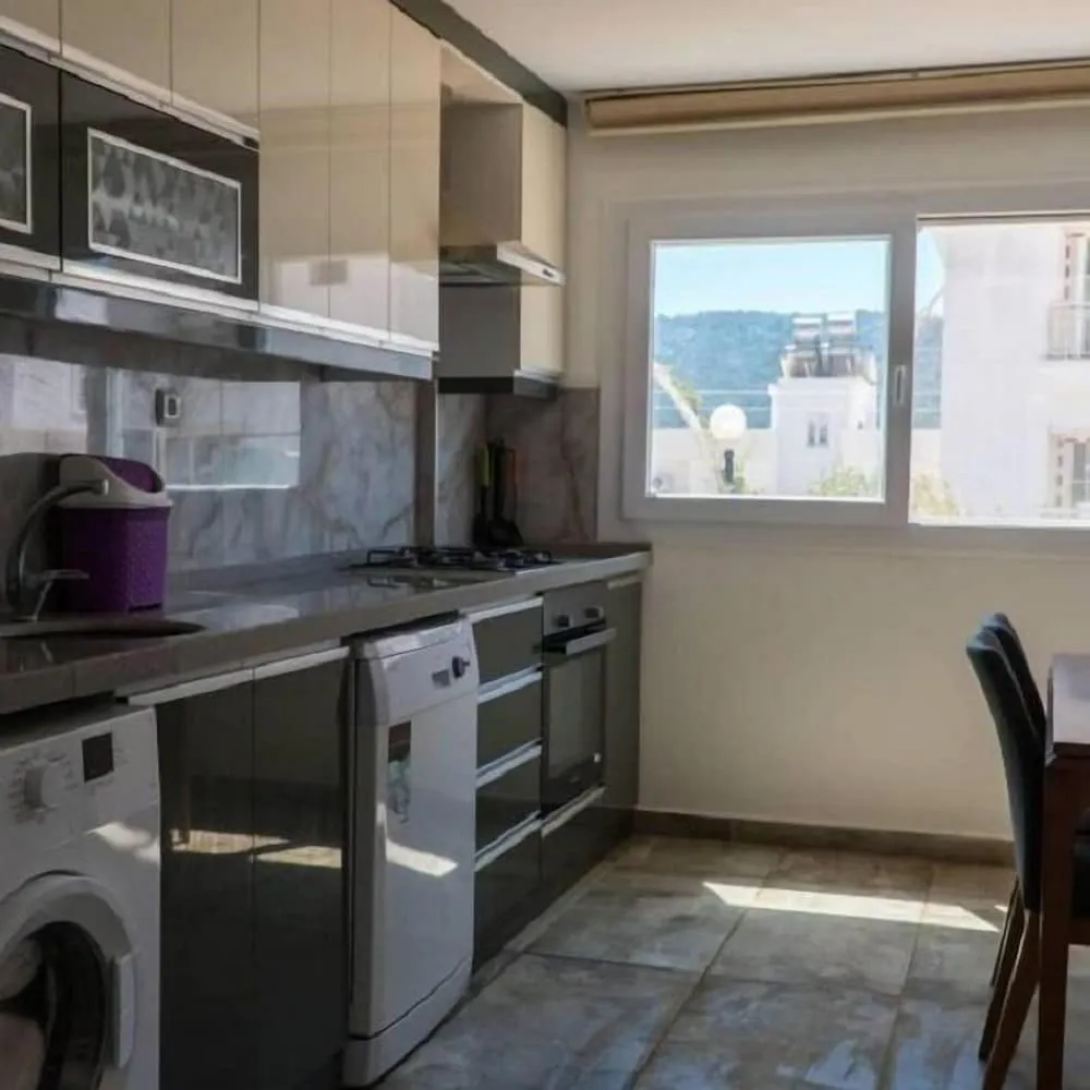 Apart Daire, 2 Yatak Odası, Bahçeli (Lavinya)