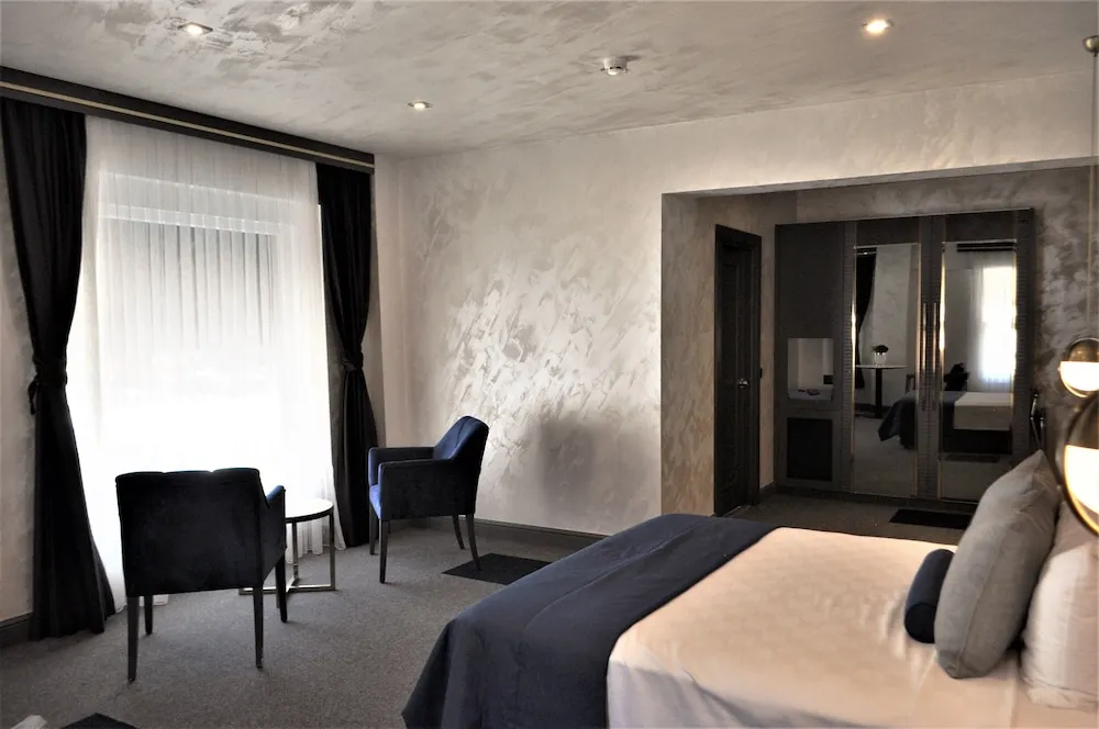 Luxury Tek Büyük Yataklı Oda