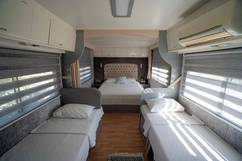 Deluxe Karavan