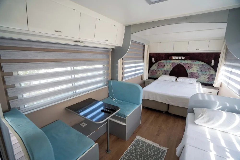 Deluxe Karavan