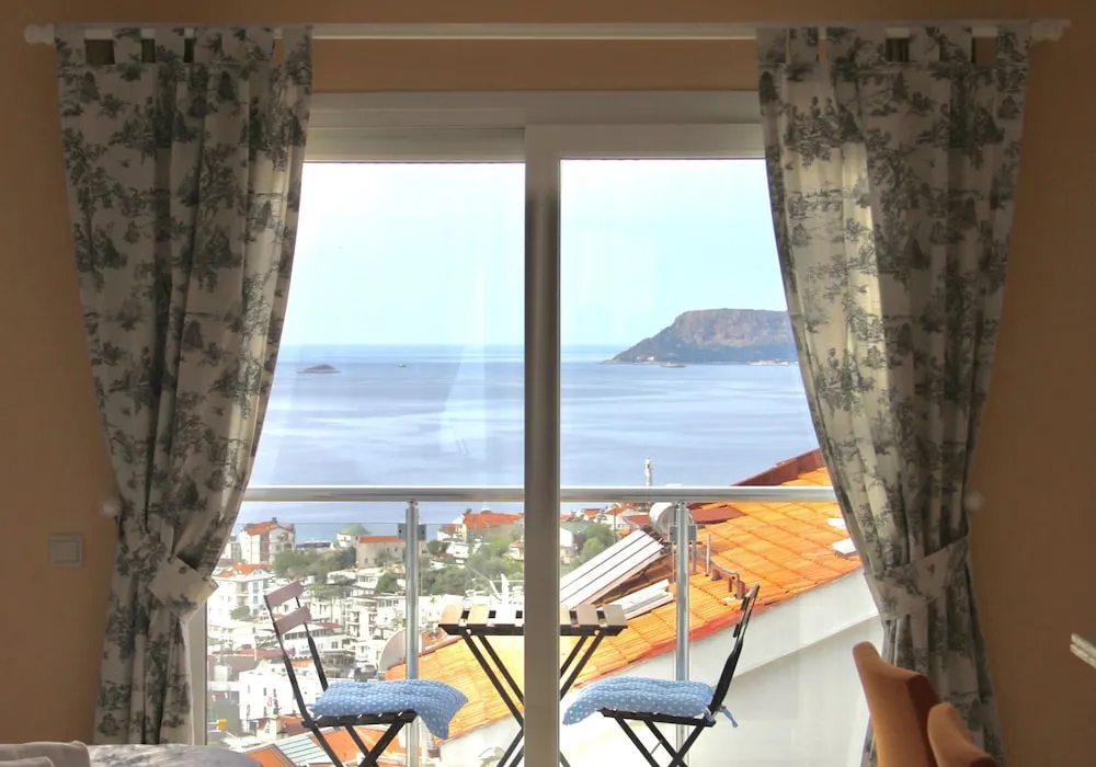 Junior Süit, Balkon, Deniz Manzaralı