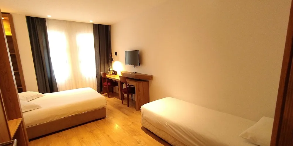 Premium Üç Kişilik Oda