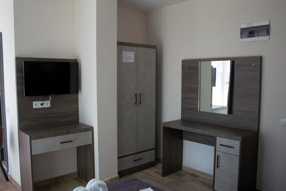 Comfort Tek Büyük Yataklı Oda