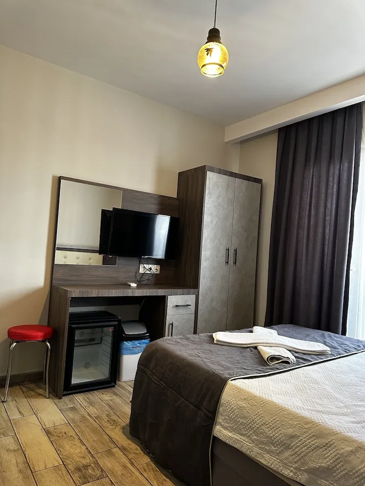 Comfort Tek Büyük Yataklı Oda