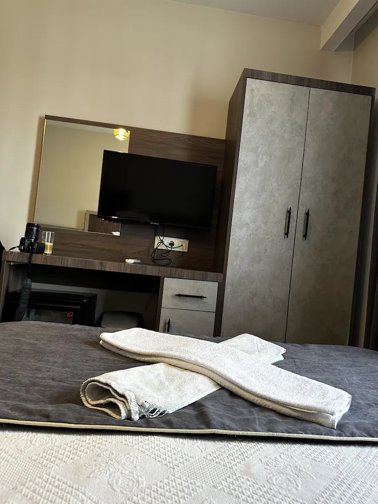 Comfort Tek Büyük Yataklı Oda