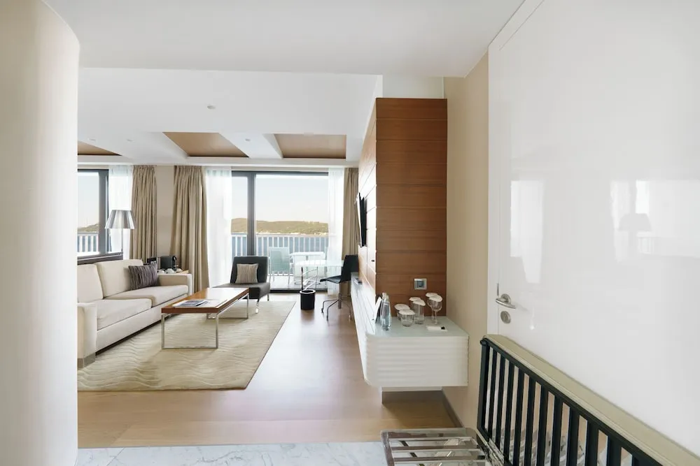 Signature Süit, Nehir Manzaralı