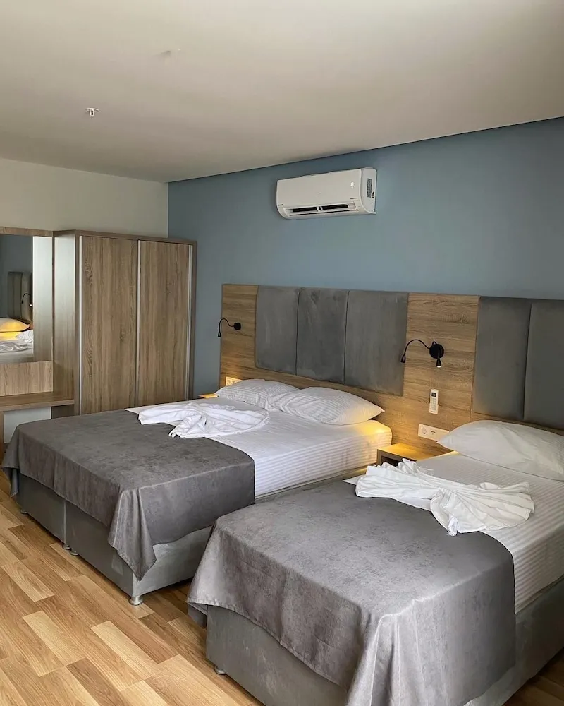 Deluxe Üç Kişilik Oda, Deniz Manzaralı