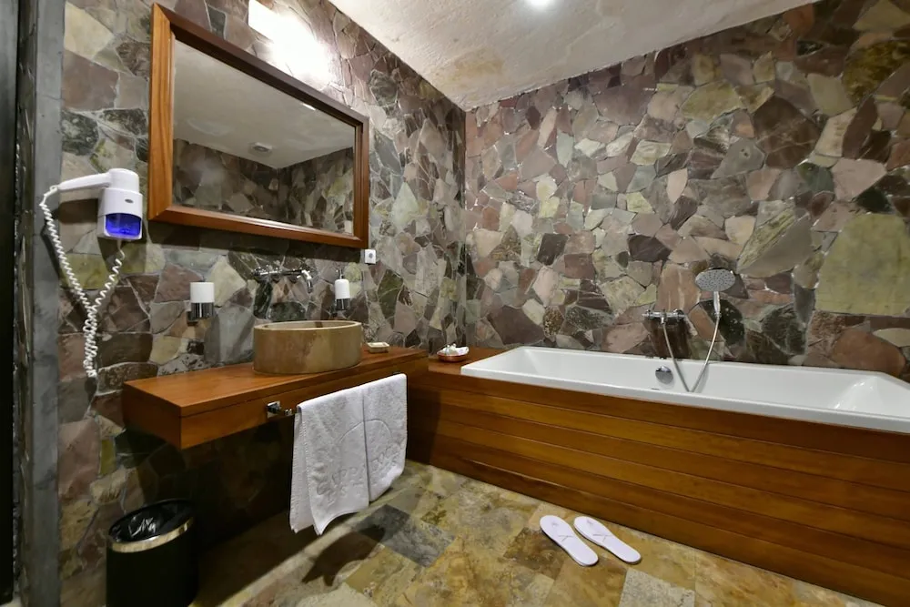 Superior Süit (Cave)