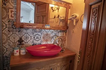 Stone Garden Tas Hotel