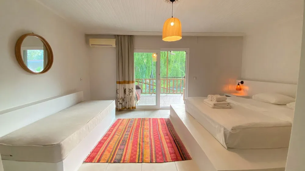 Premium Tek Büyük veya İki Ayrı Yataklı Oda, 1 Yatak Odası, Veranda, Bahçe Manzaralı