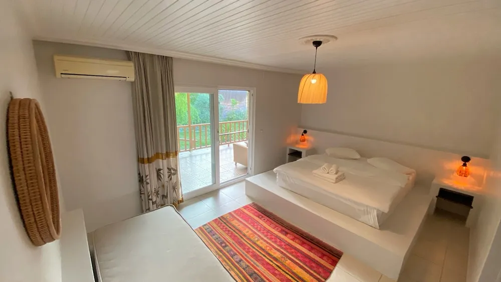 Premium Tek Büyük veya İki Ayrı Yataklı Oda, 1 Yatak Odası, Veranda, Bahçe Manzaralı
