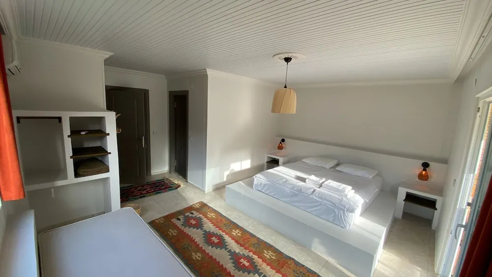 Premium Tek Büyük veya İki Ayrı Yataklı Oda, Veranda, Dağ Manzaralı