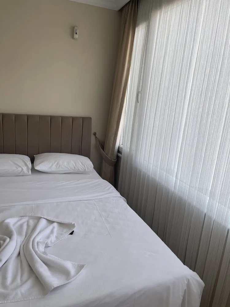 Standard Tek Büyük veya İki Ayrı Yataklı Oda