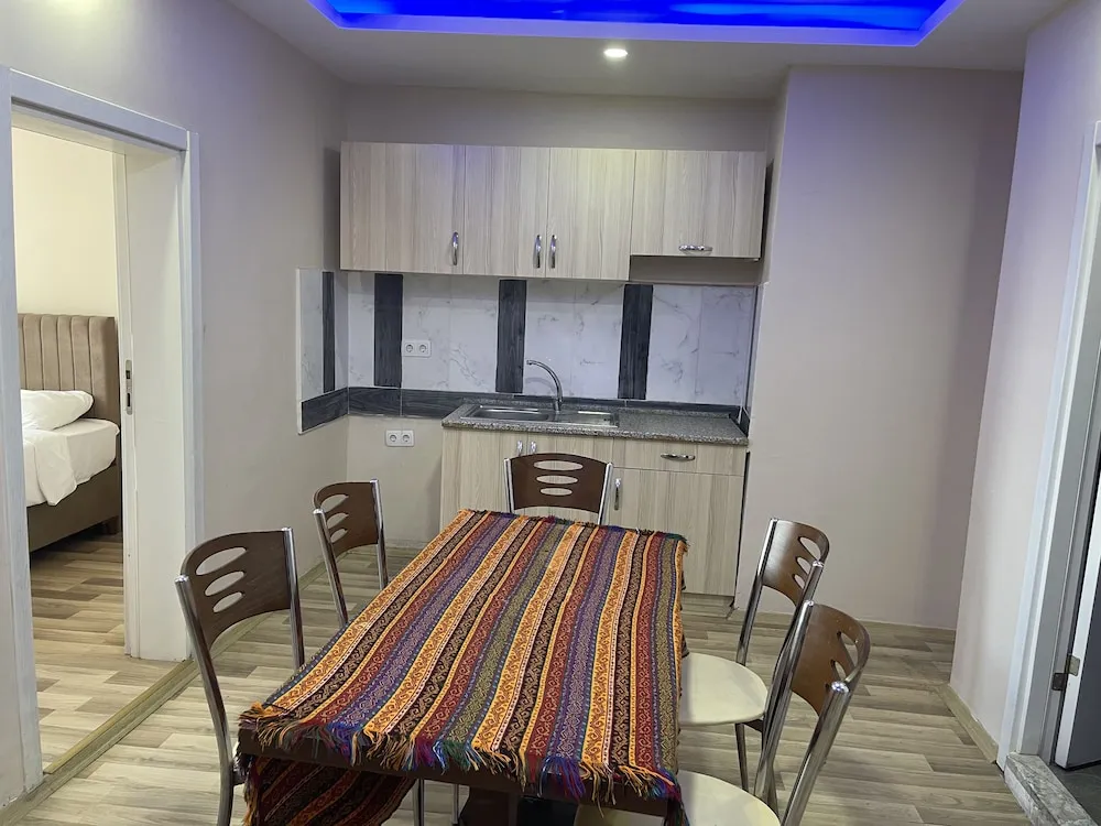 Üç Kişilik Oda