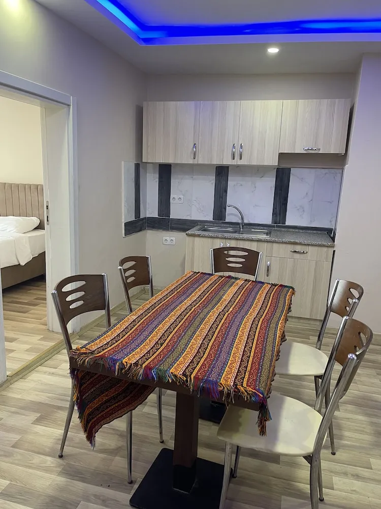Üç Kişilik Oda