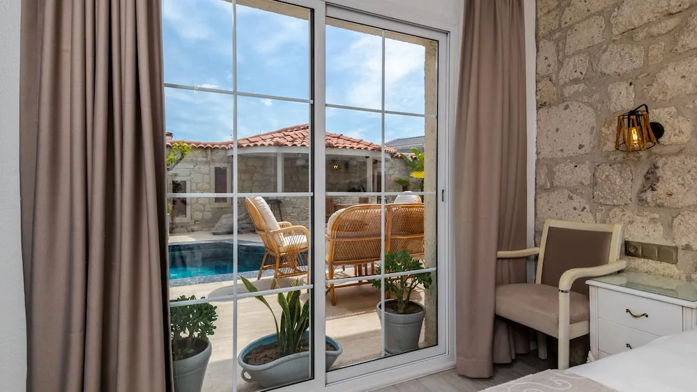 Standard Tek Büyük Yataklı Oda