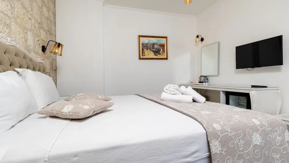 Standard Tek Büyük Yataklı Oda