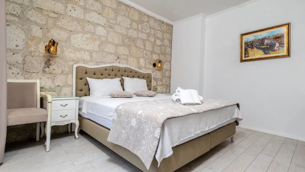 Standard Tek Büyük Yataklı Oda