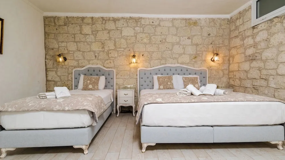 Economy Üç Kişilik Oda (Bodrum Kat)