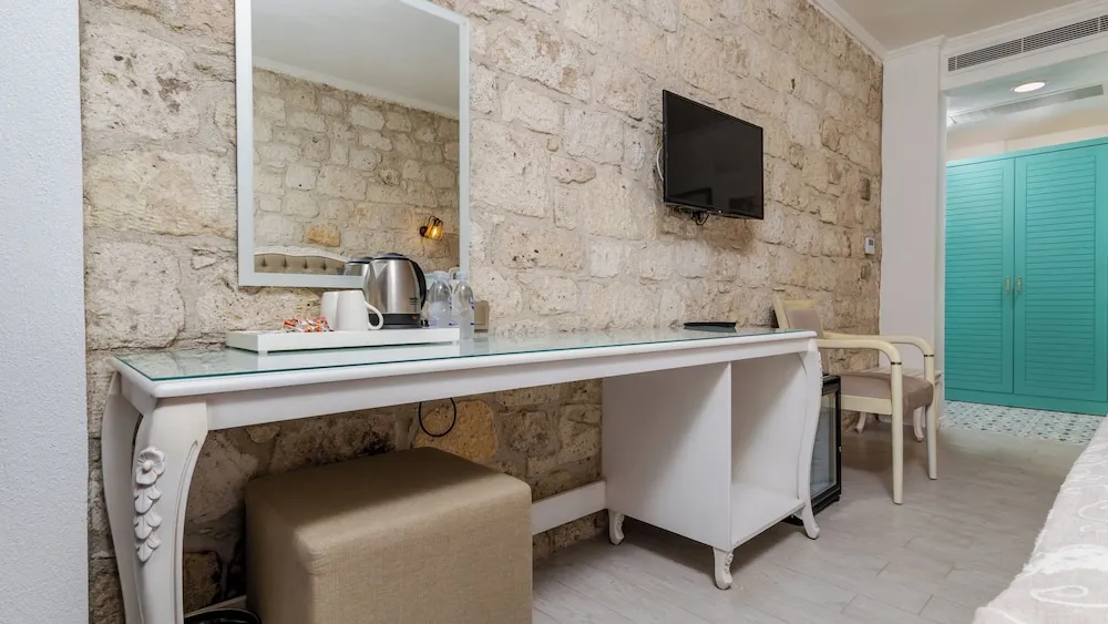 Deluxe Üç Kişilik Oda