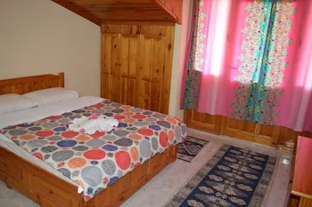 Erasmus Apart Hotel