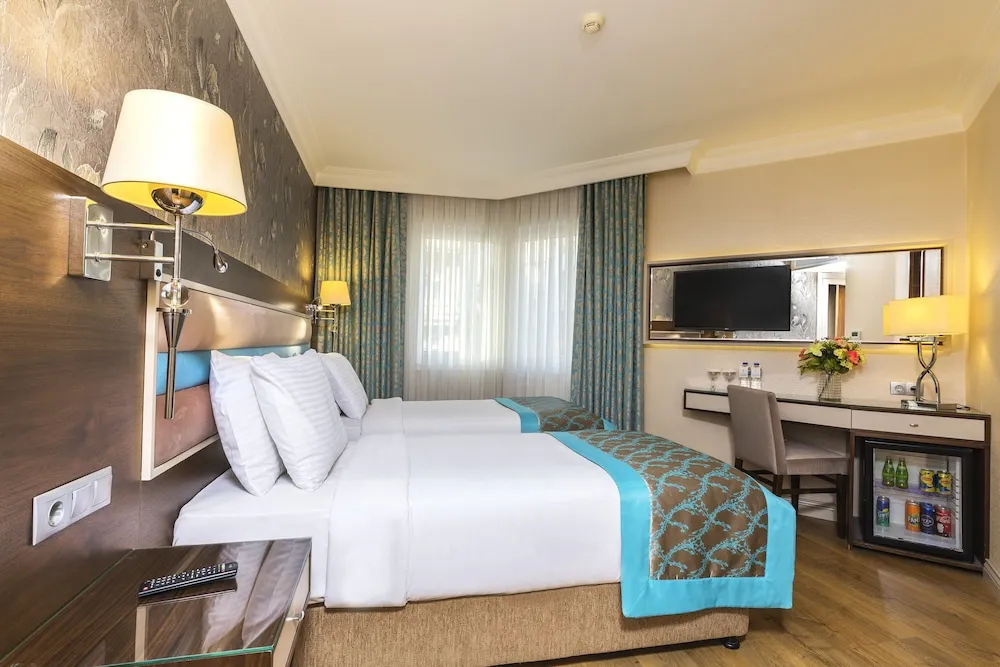 Standard Tek Büyük veya İki Ayrı Yataklı Oda