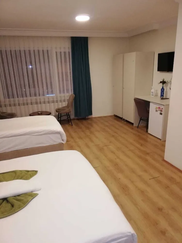 Standard Tek Büyük veya İki Ayrı Yataklı Oda, Balkon
