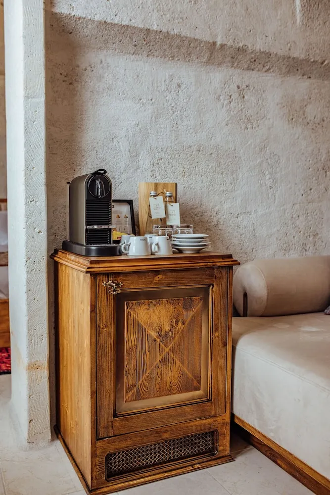 VR104 Stone Arched Luxury Suite