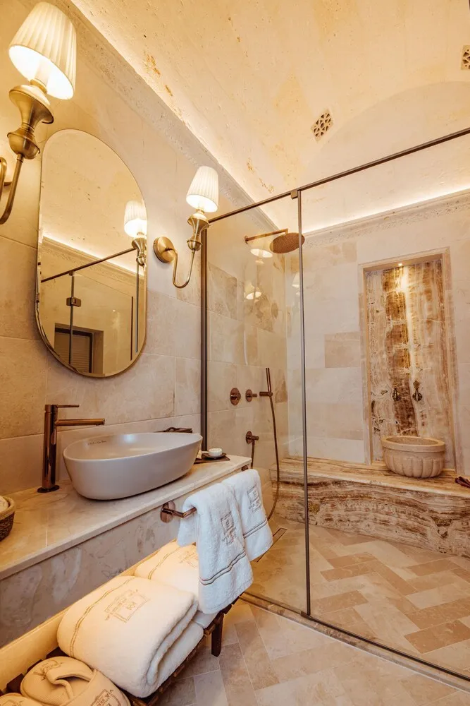 VR104 Stone Arched Luxury Suite