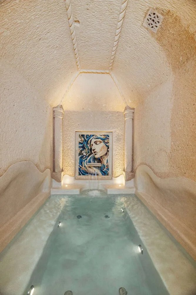 VR888 Natural Cave King Suite with Private Pool