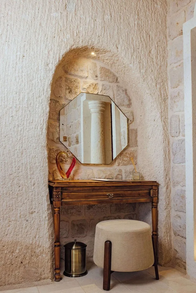 VR888 Natural Cave King Suite with Private Pool