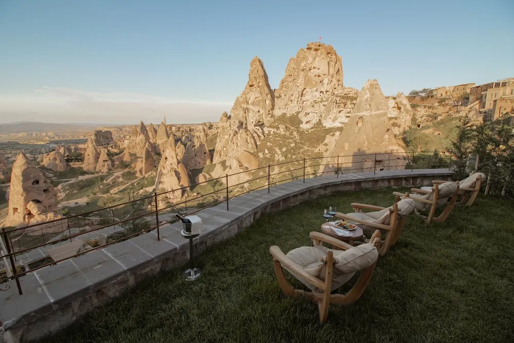 VR888 Natural Cave King Suite with Private Pool