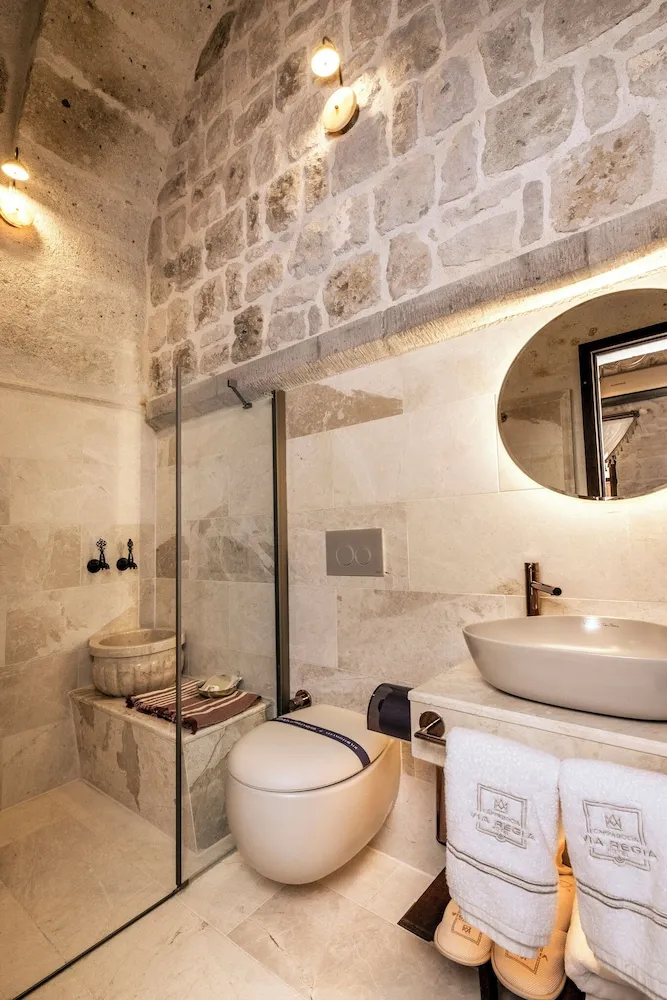 VR101 Heritage Junior Suite