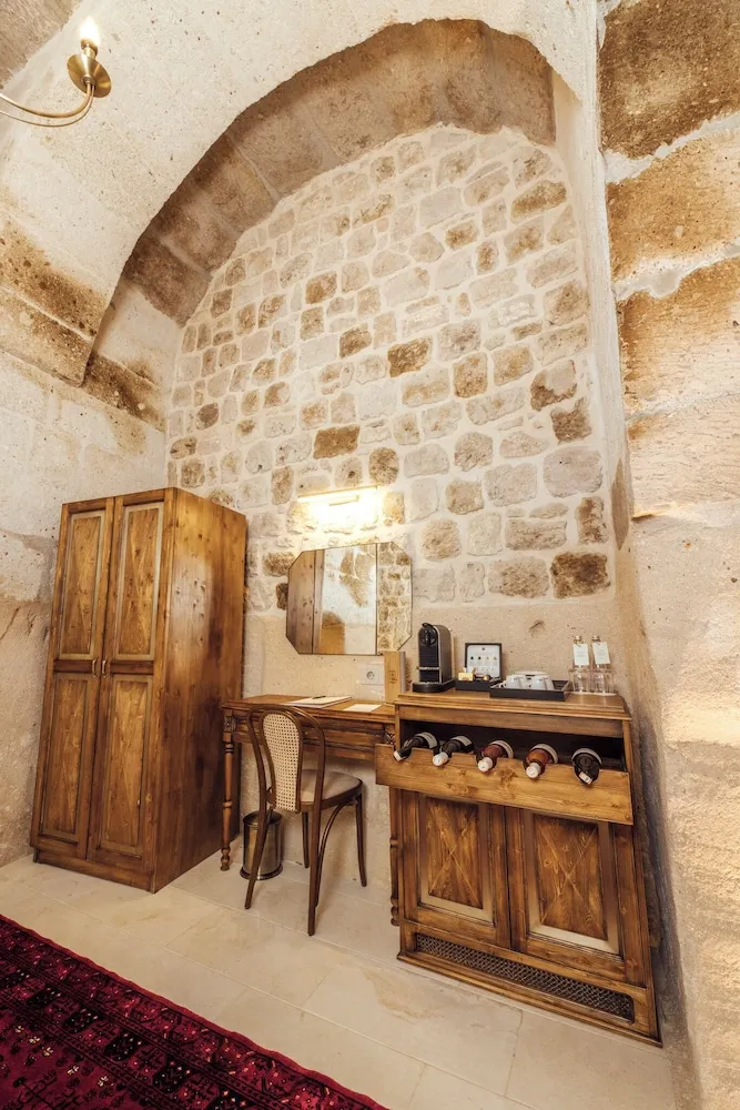 VR101 Heritage Junior Suite