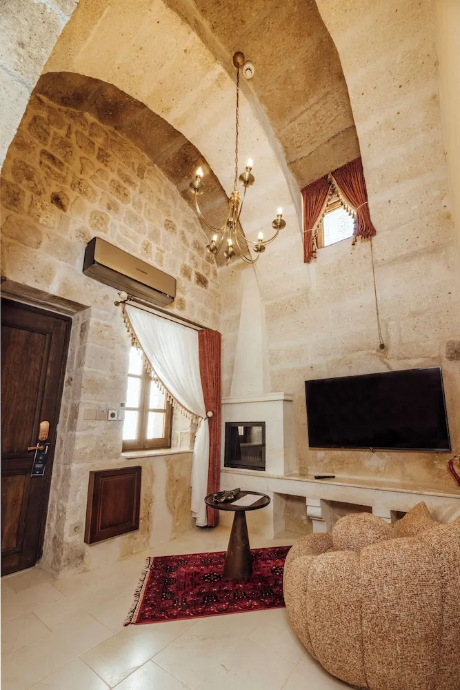 VR101 Heritage Junior Suite