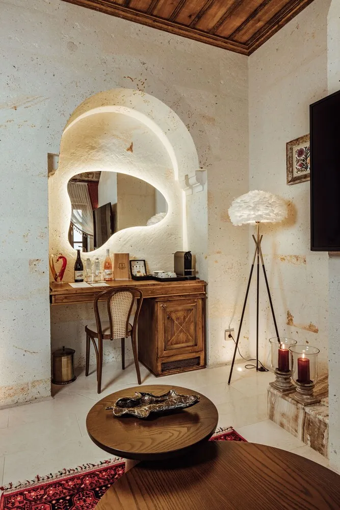 VR203 Stone Arched Honeymoon Suite