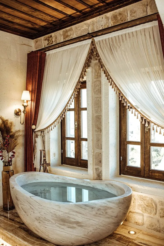 VR203 Stone Arched Honeymoon Suite