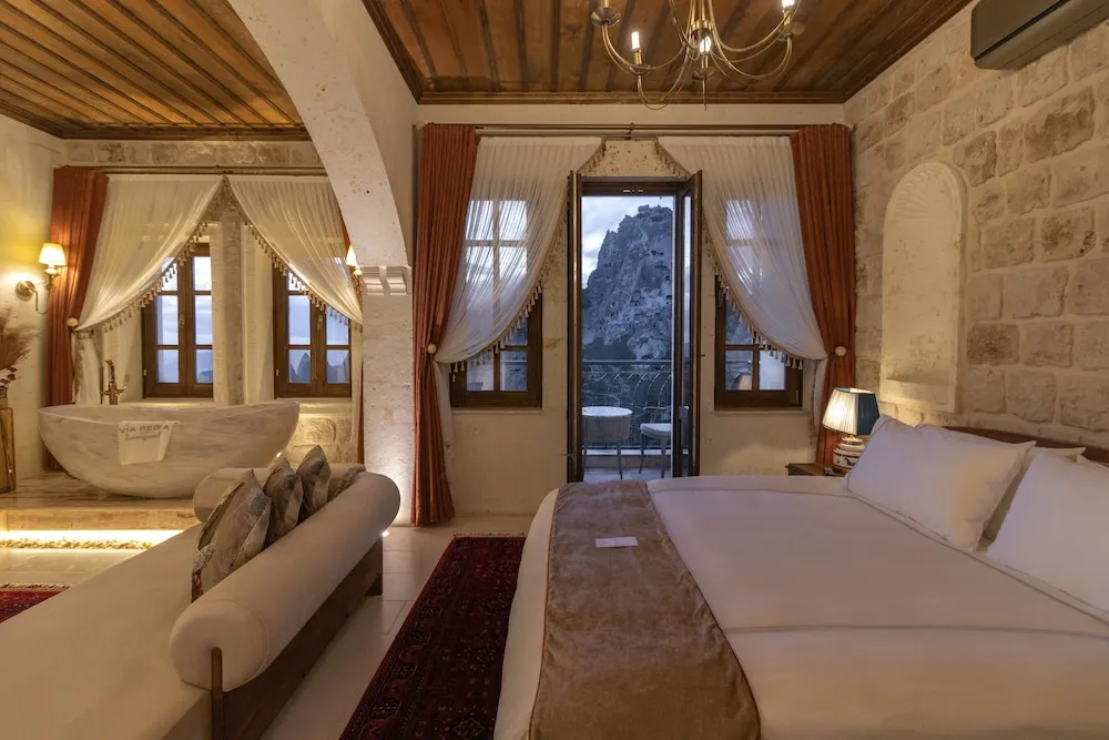 VR203 Stone Arched Honeymoon Suite