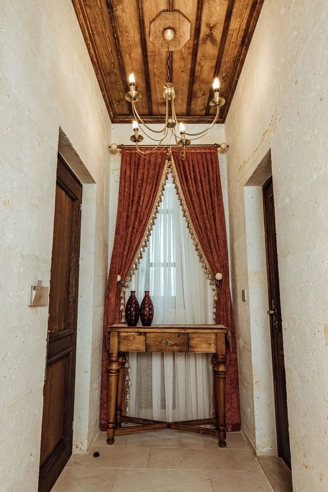 VR203 Stone Arched Honeymoon Suite