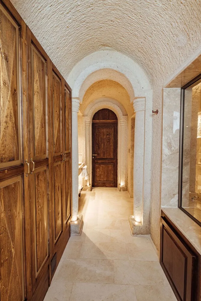 VR777 Natural Cave Queen Suite