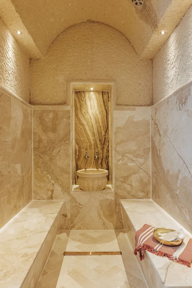 VR777 Natural Cave Queen Suite