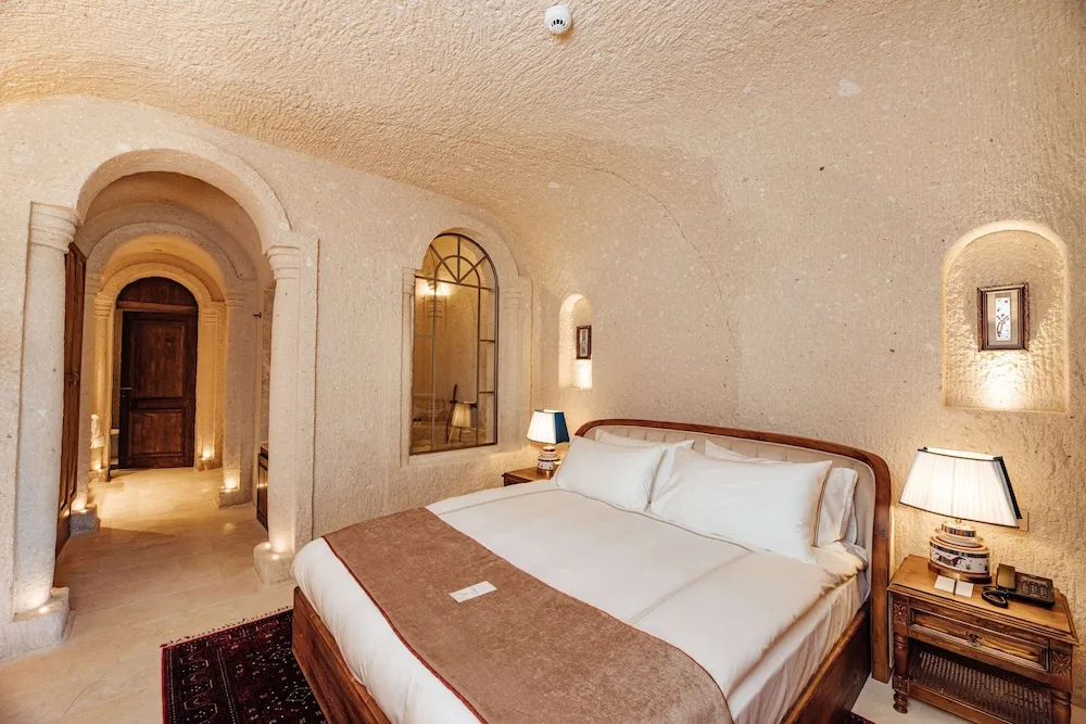 VR777 Natural Cave Queen Suite