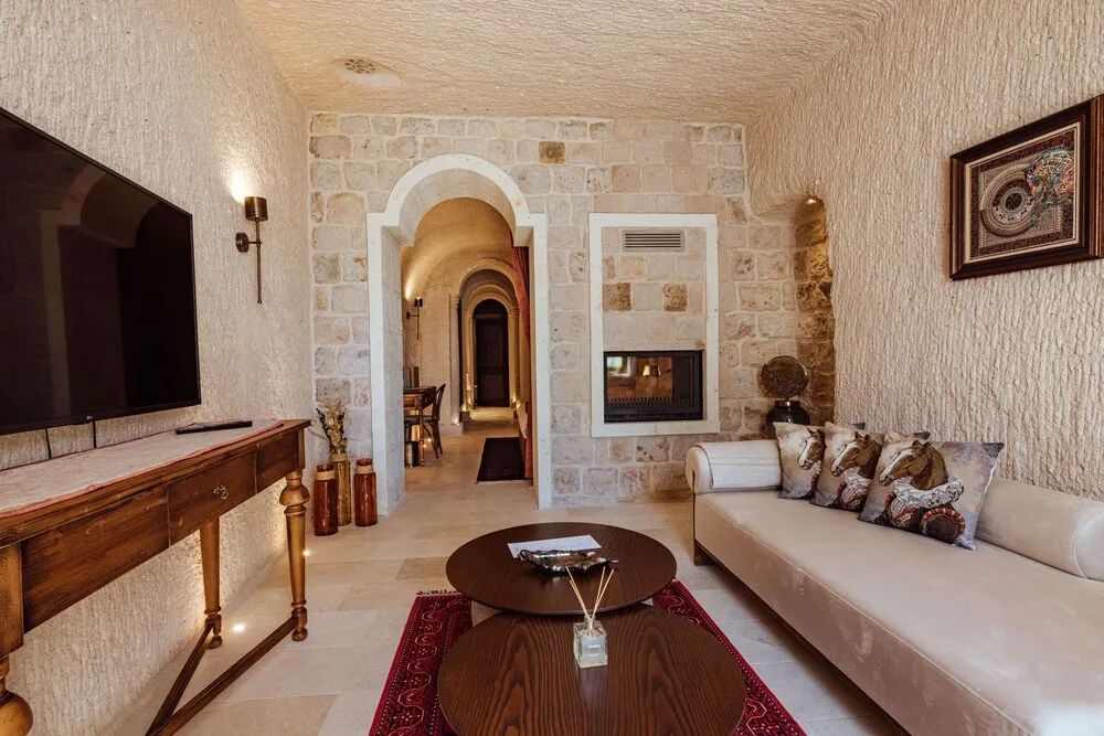 VR777 Natural Cave Queen Suite